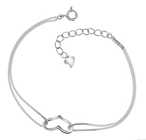 Fashionable silver bracelet